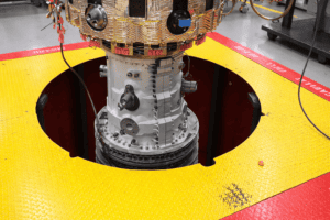 In-floor lift for turbine assembly