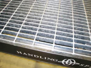 Personnel-Lift-for-auto-manufacturing-grill