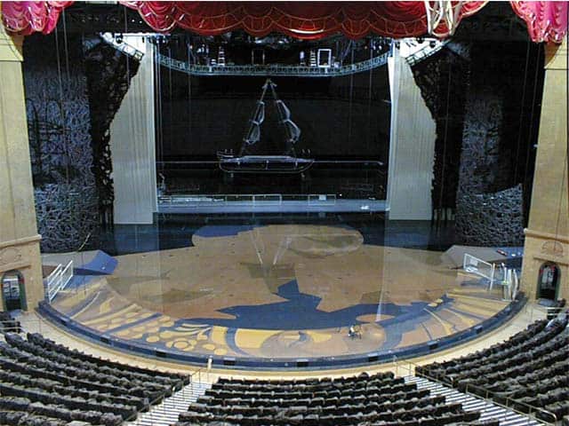 Underwater-Stage-Lifts-for-Cirque-du-Soleil-O-Show-8