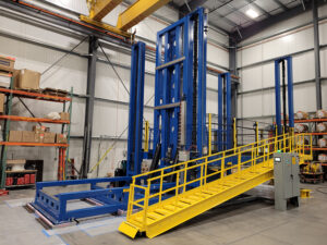 Industrial personnel lift with tilter