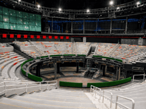 Building-Macau-underwater-stage-lift-system
