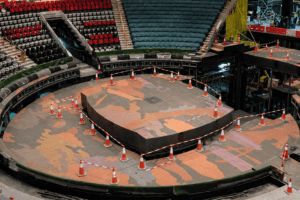 Building-the-Macau-underwater-stage-lift