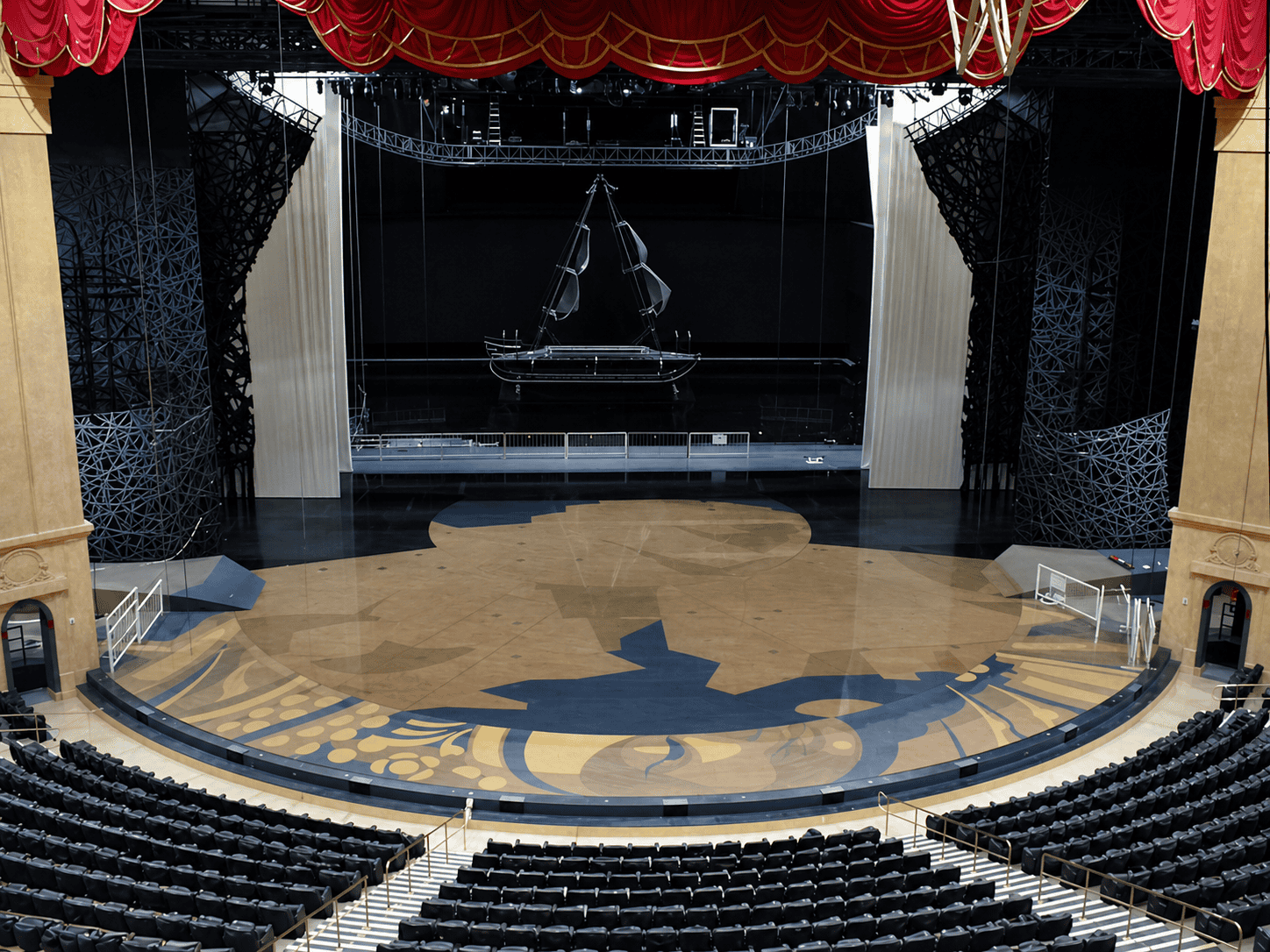 Cirque-du-Soleil O Show construction