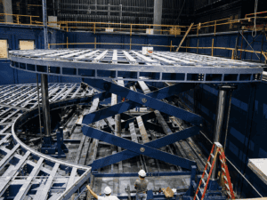 Underwater-Stage-Lift-showing-scissor-geometry