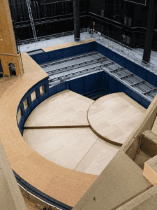 underwater-stage-lift-install