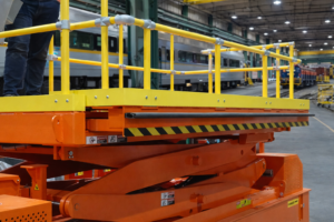 Self Propelled custom work platform (5)