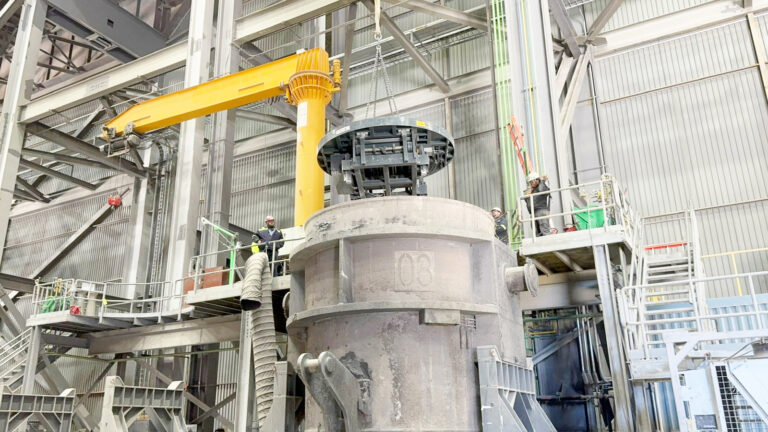 LADLE LIFT IN APPLICATION 2